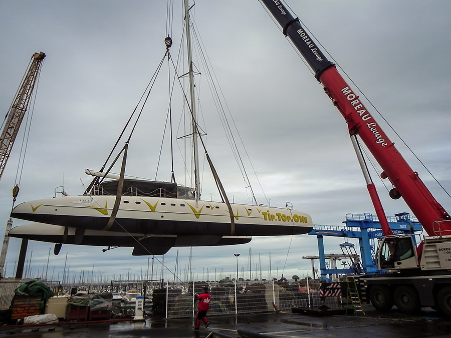 Déplacement du catamaran vers le quai